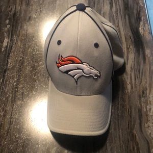 NWOT Denver broncos hat